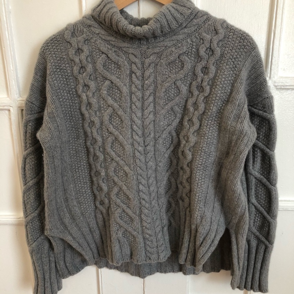 Everlane cable knit sweater